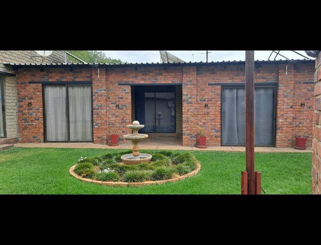 3 BEDROOM HOUSE FOR SALE IN OLIFANTSNEK